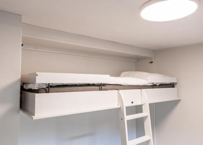 מלון Ansgar Summerhotel 3*